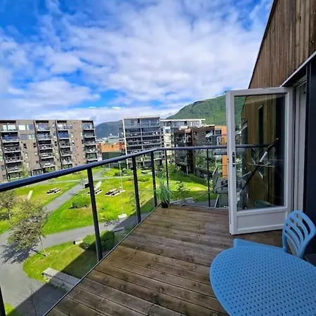 Apartamento Modern And Sentral Penthouse Tromsø Exterior foto